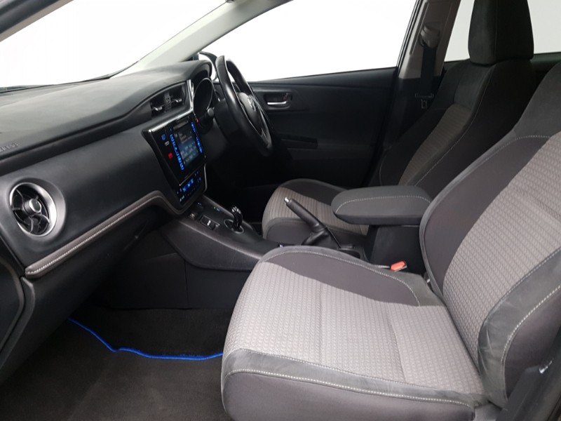 Used Toyota Auris 2017 for sale - 76502457: Photo 5