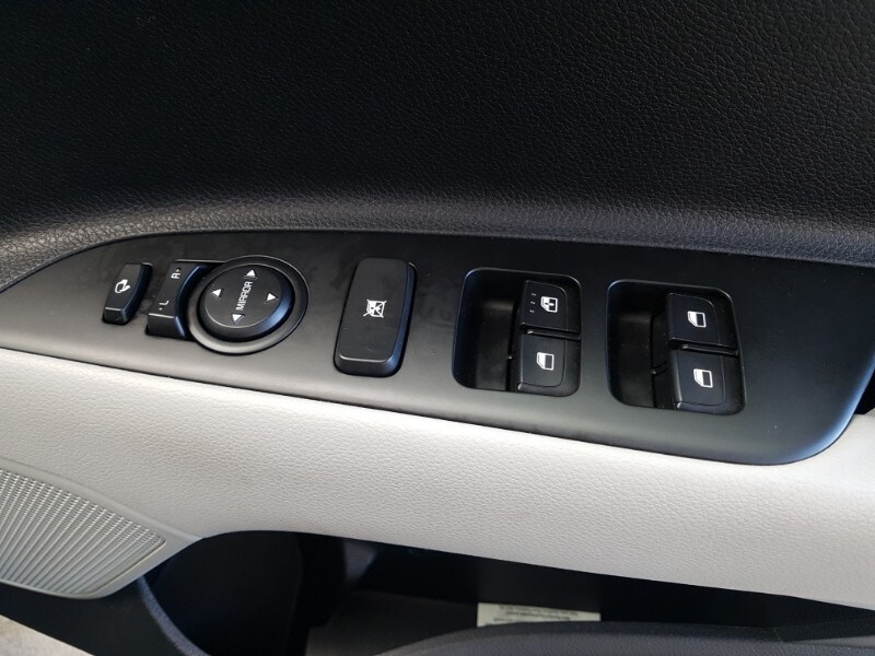 Used Kia Stonic 2023 for sale - 76860422: Photo 19