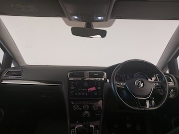Used Volkswagen Golf 2018 for sale - 78983671: Photo