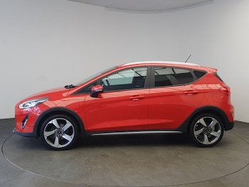 Used Ford Fiesta 2018 for sale - 76204910: Photo