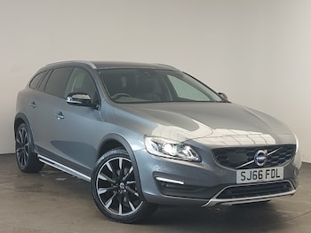 Used Volvo V60 2016 for sale - 78269356: Photo