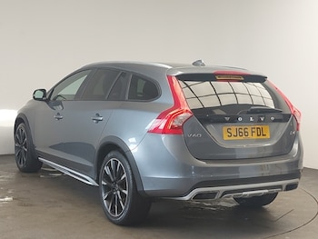 Used Volvo V60 2016 for sale - 78269356: Photo