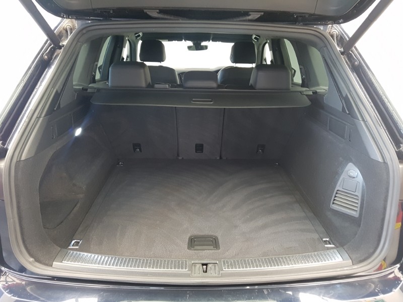 Used Volkswagen Touareg 2018 for sale - 76358995: Photo 8