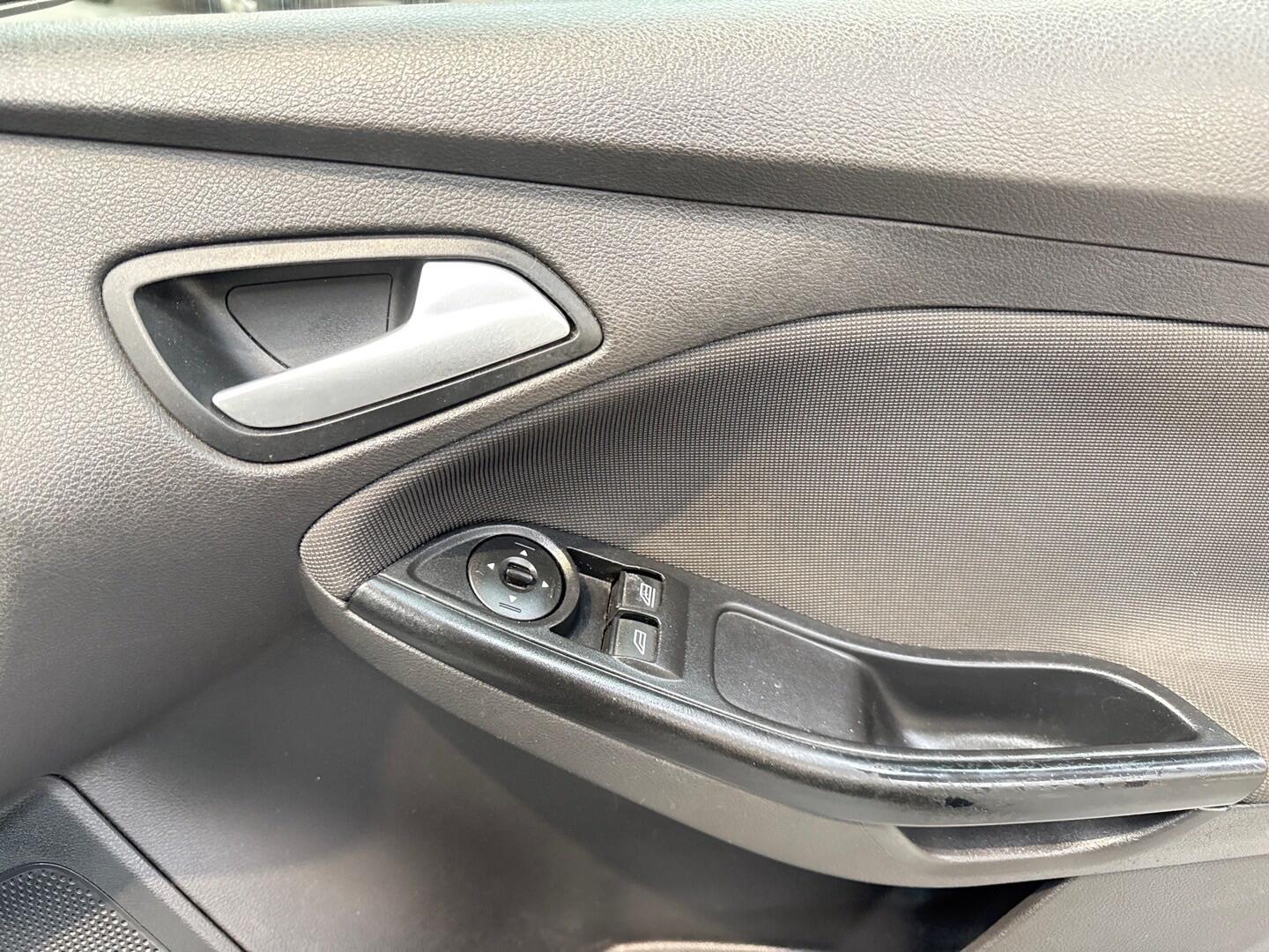 Used Ford Focus 2013 for sale - 76666983: Photo 16