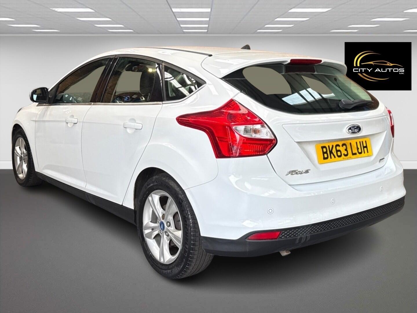 Used Ford Focus 2013 for sale - 76666983: Photo 2