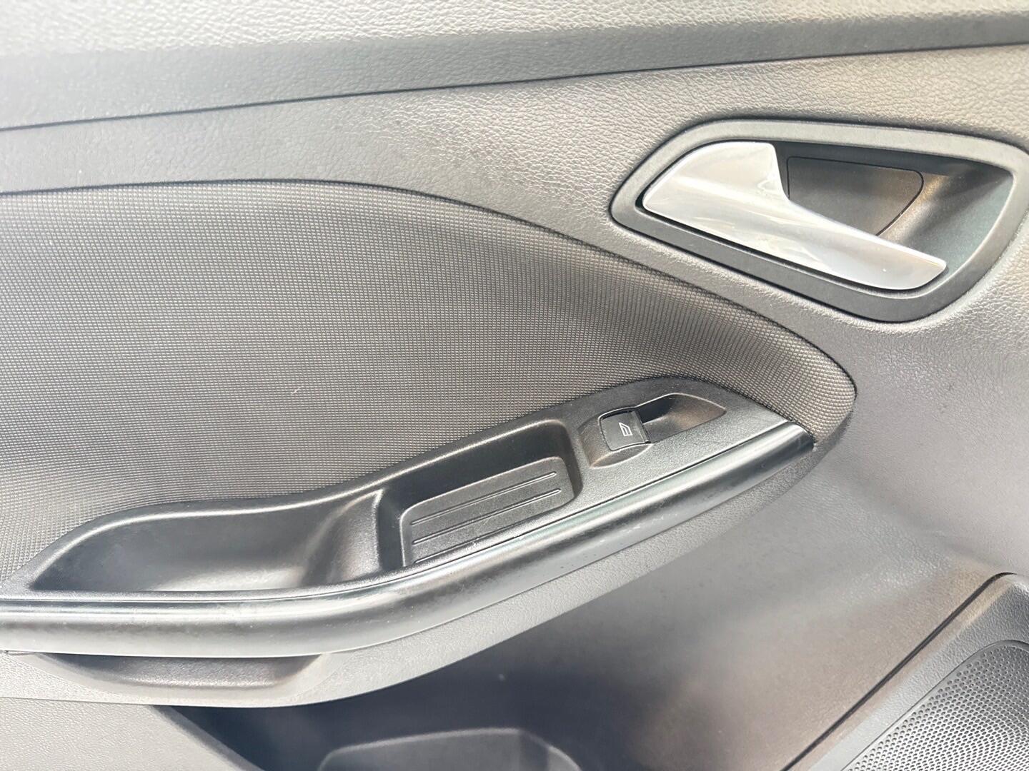 Used Ford Focus 2013 for sale - 76952682: Photo 19