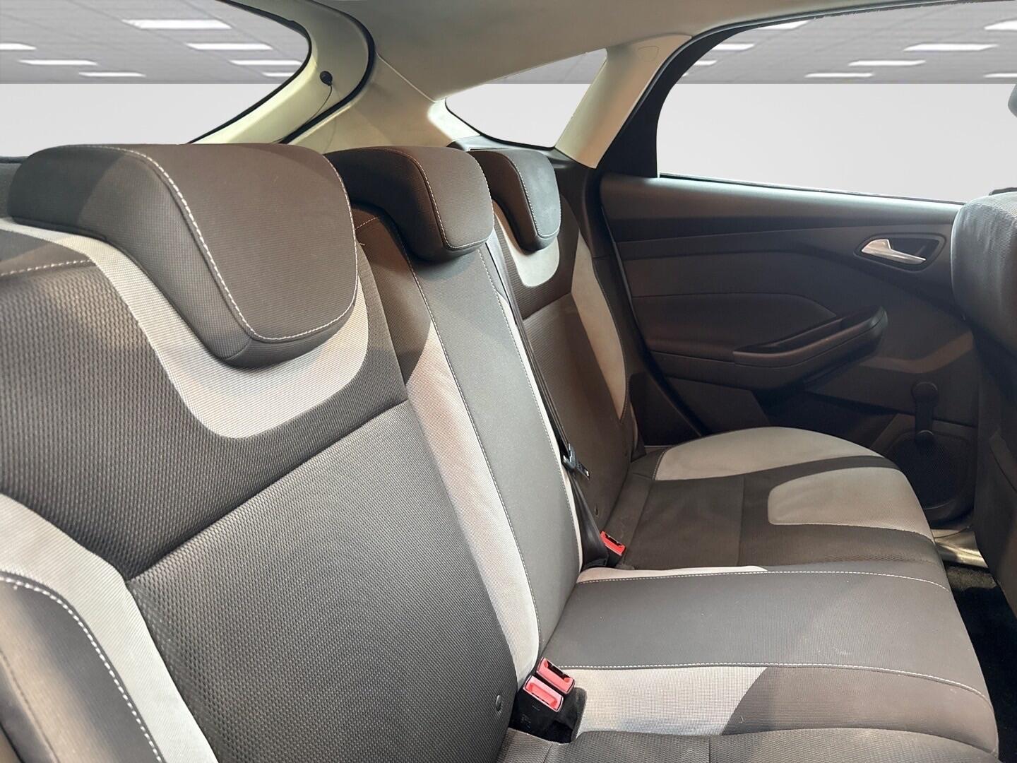 Used Ford Focus 2013 for sale - 76952682: Photo 6