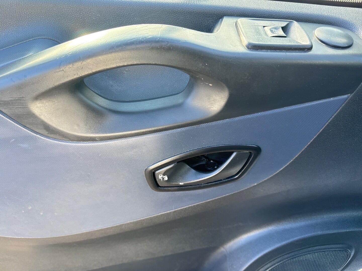 Used Vauxhall Vivaro 2015 for sale - 77440895: Photo 18