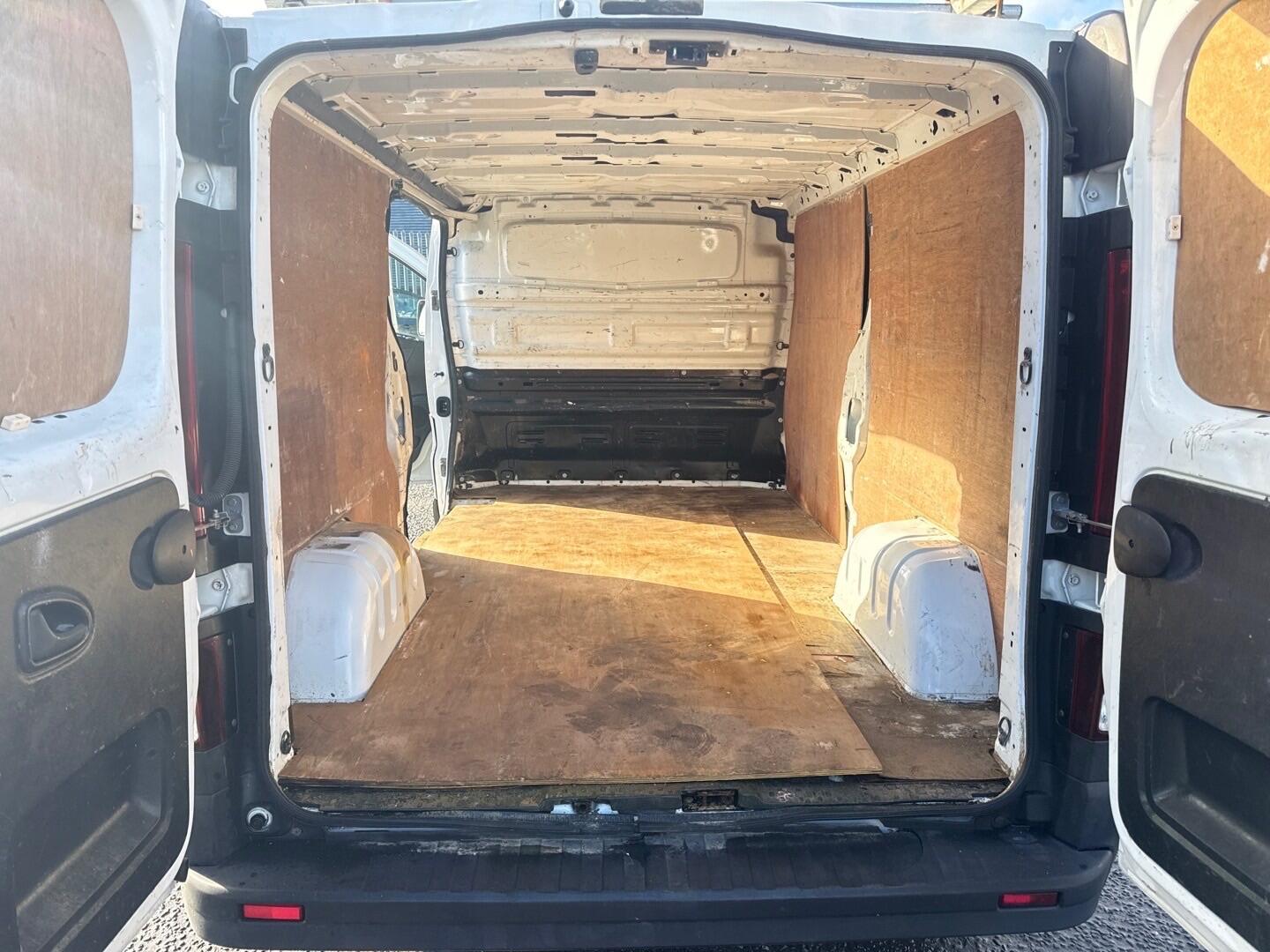 Used Vauxhall Vivaro 2015 for sale - 77440895: Photo 9