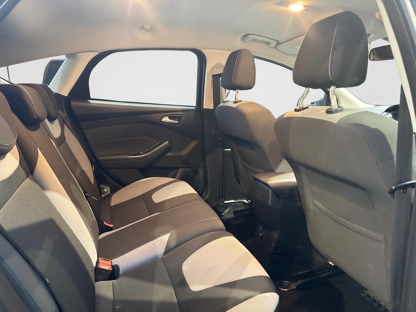 Used Ford Focus 2014 for sale - 76457125: Photo 6