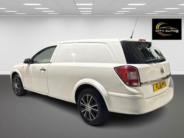 Used Vauxhall Astra Van 2011 for sale - 76189401: Photo 2
