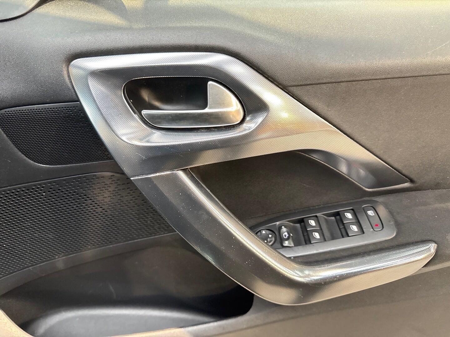 Used Peugeot 2008 2016 for sale - 76865709: Photo 15