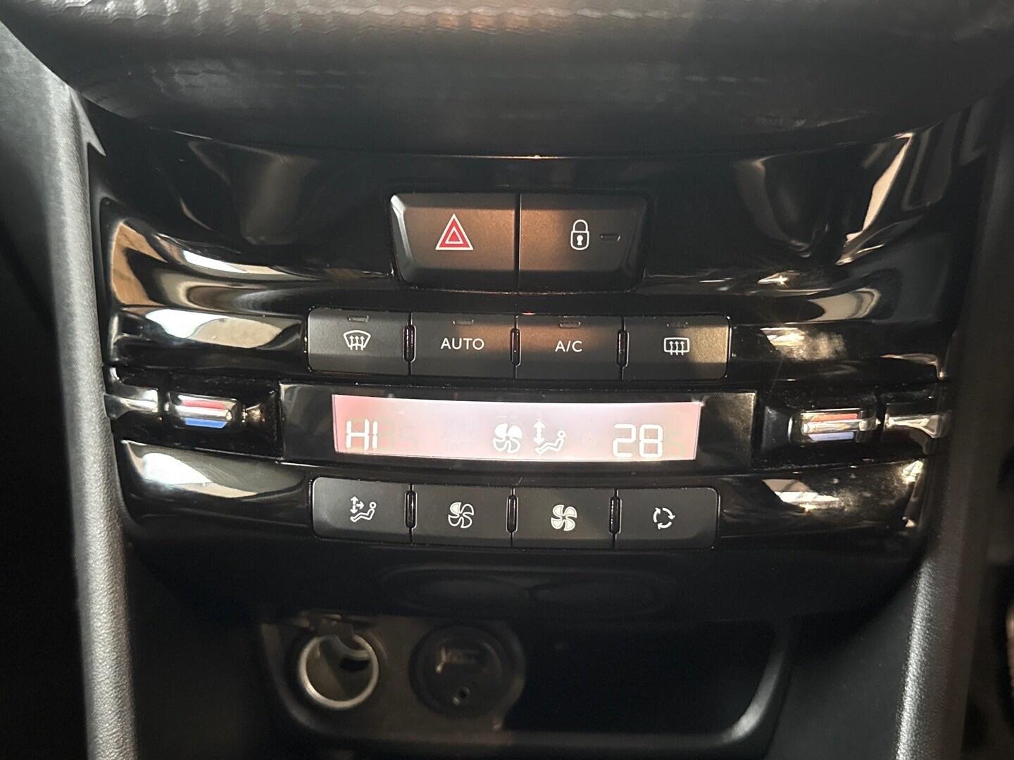 Used Peugeot 2008 2016 for sale - 76865709: Photo 18