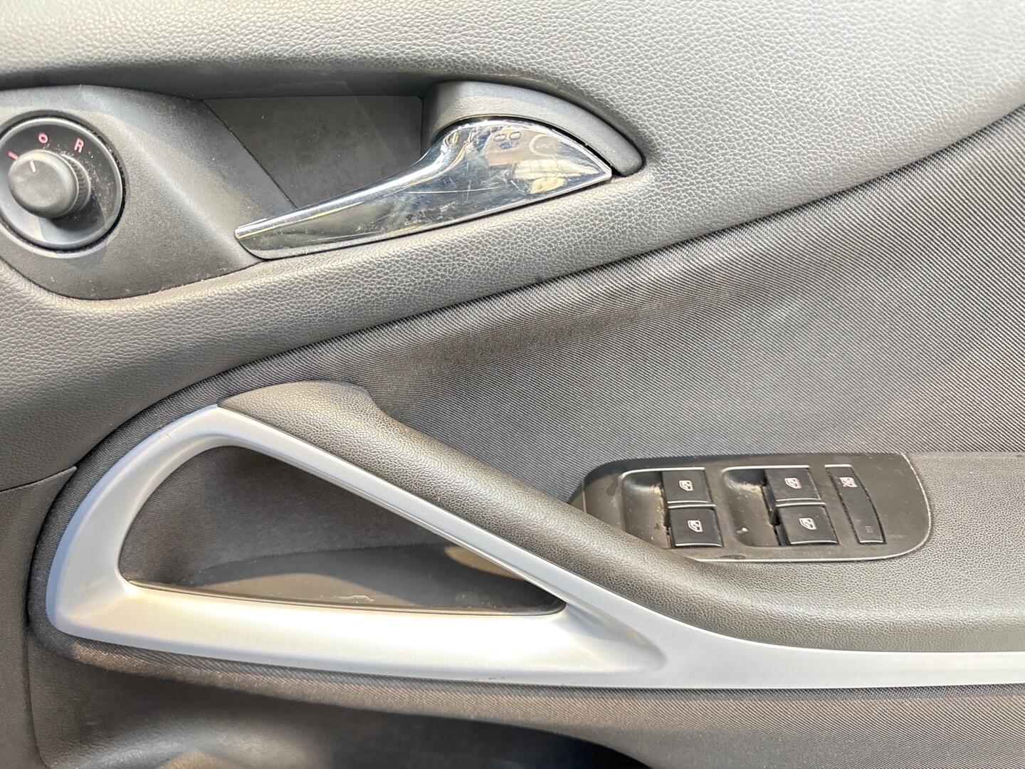 Used Vauxhall Zafira Tourer 2013 for sale - 76317975: Photo 15