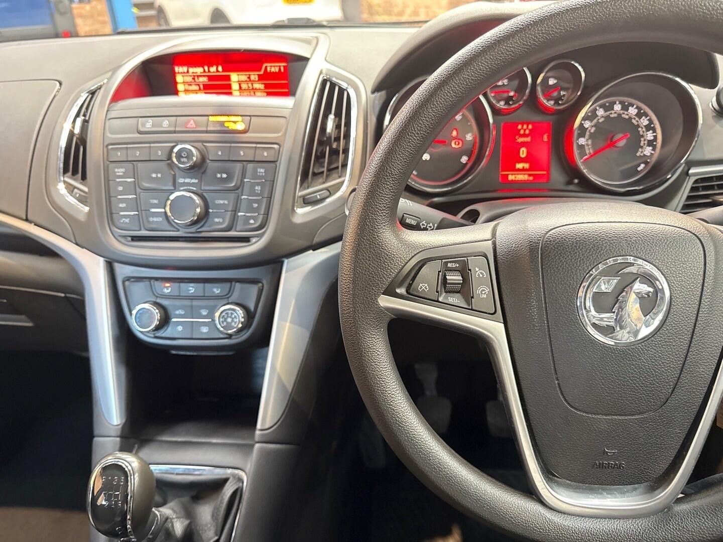 Used Vauxhall Zafira Tourer 2013 for sale - 76317975: Photo 17