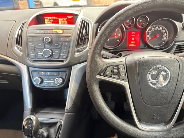 Used Vauxhall Zafira 2013 for sale - 76317975: Photo 17