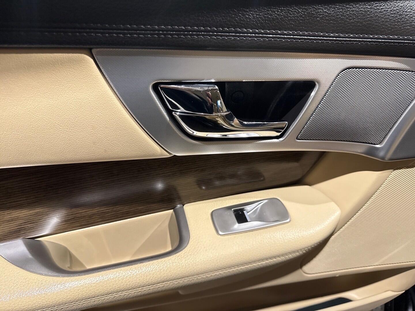 Used Jaguar XF 2013 for sale - 77021297: Photo 16