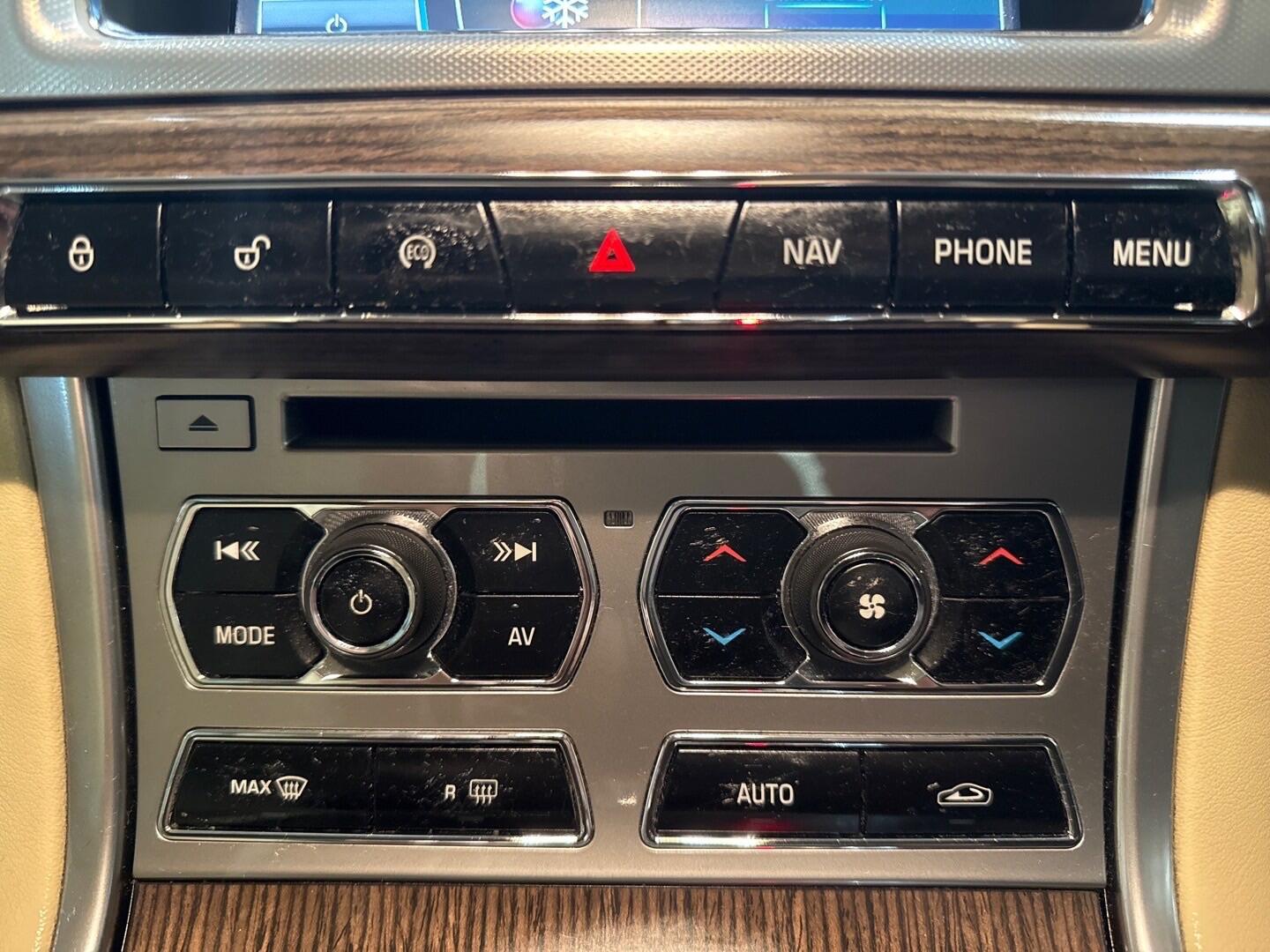 Used Jaguar XF 2013 for sale - 77021297: Photo 18