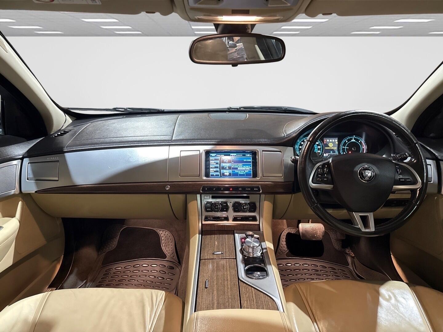 Used Jaguar XF 2013 for sale - 77021297: Photo 4