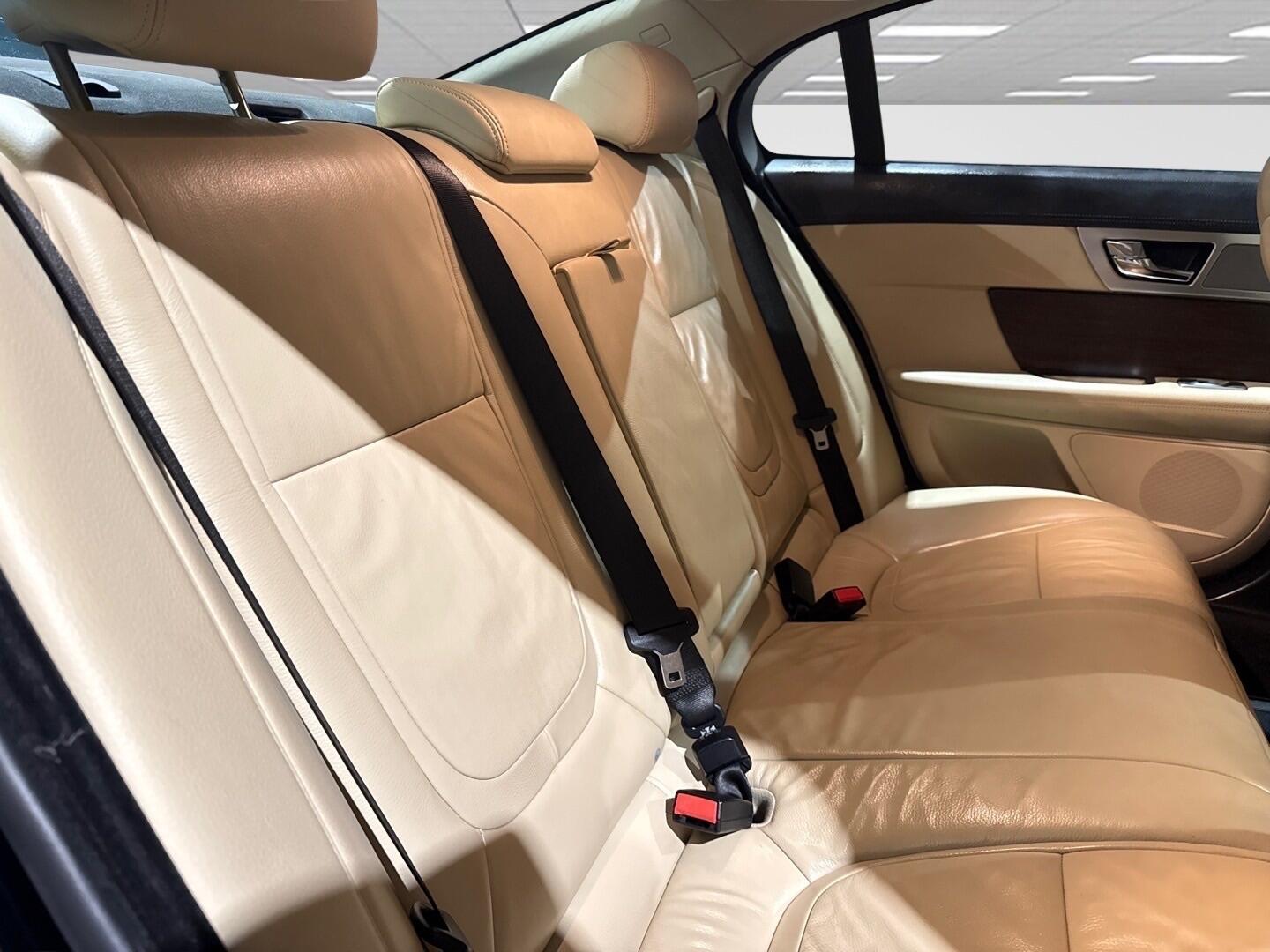 Used Jaguar XF 2013 for sale - 77021297: Photo 7