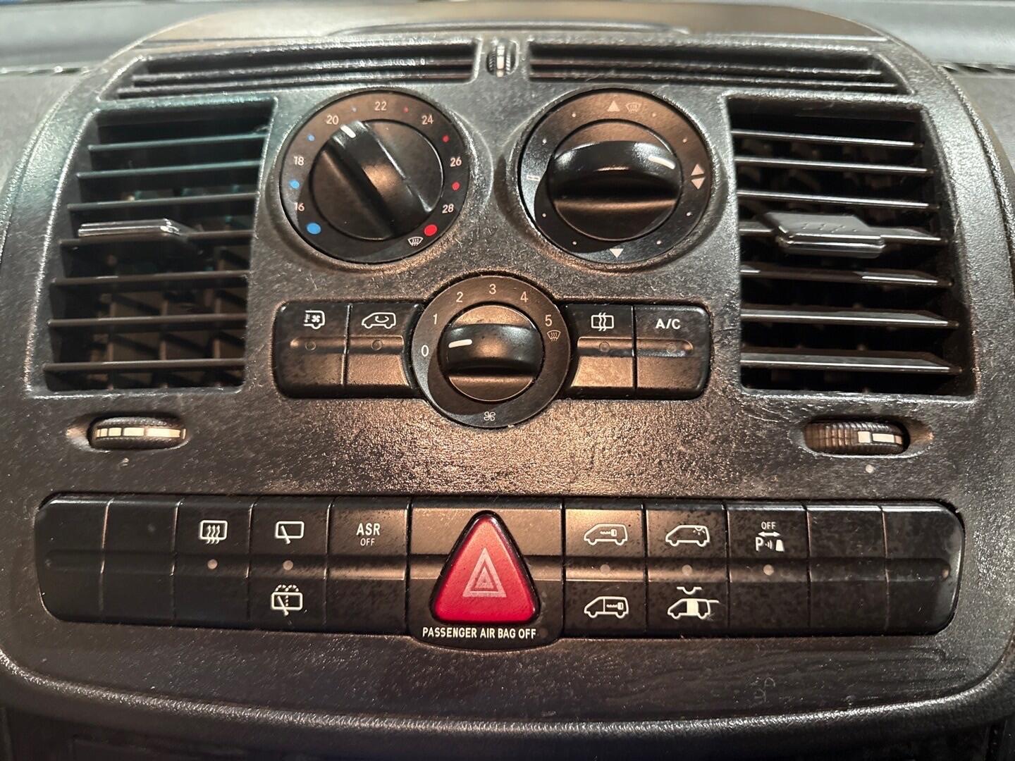 Used Mercedes-Benz Viano 2010 for sale - 77021291: Photo 18