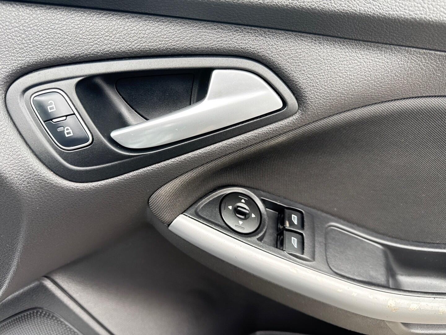 Used Ford Focus 2017 for sale - 78063105: Photo 20