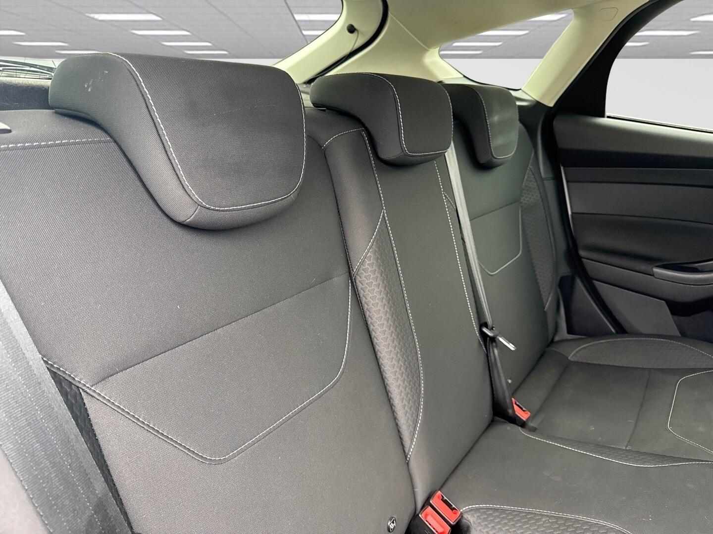 Used Ford Focus 2017 for sale - 78063105: Photo 7