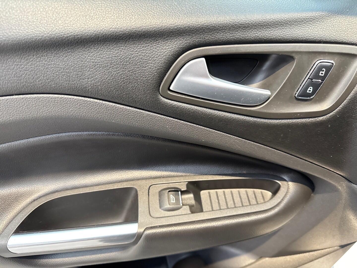 Used Ford Kuga 2014 for sale - 77657564: Photo 21