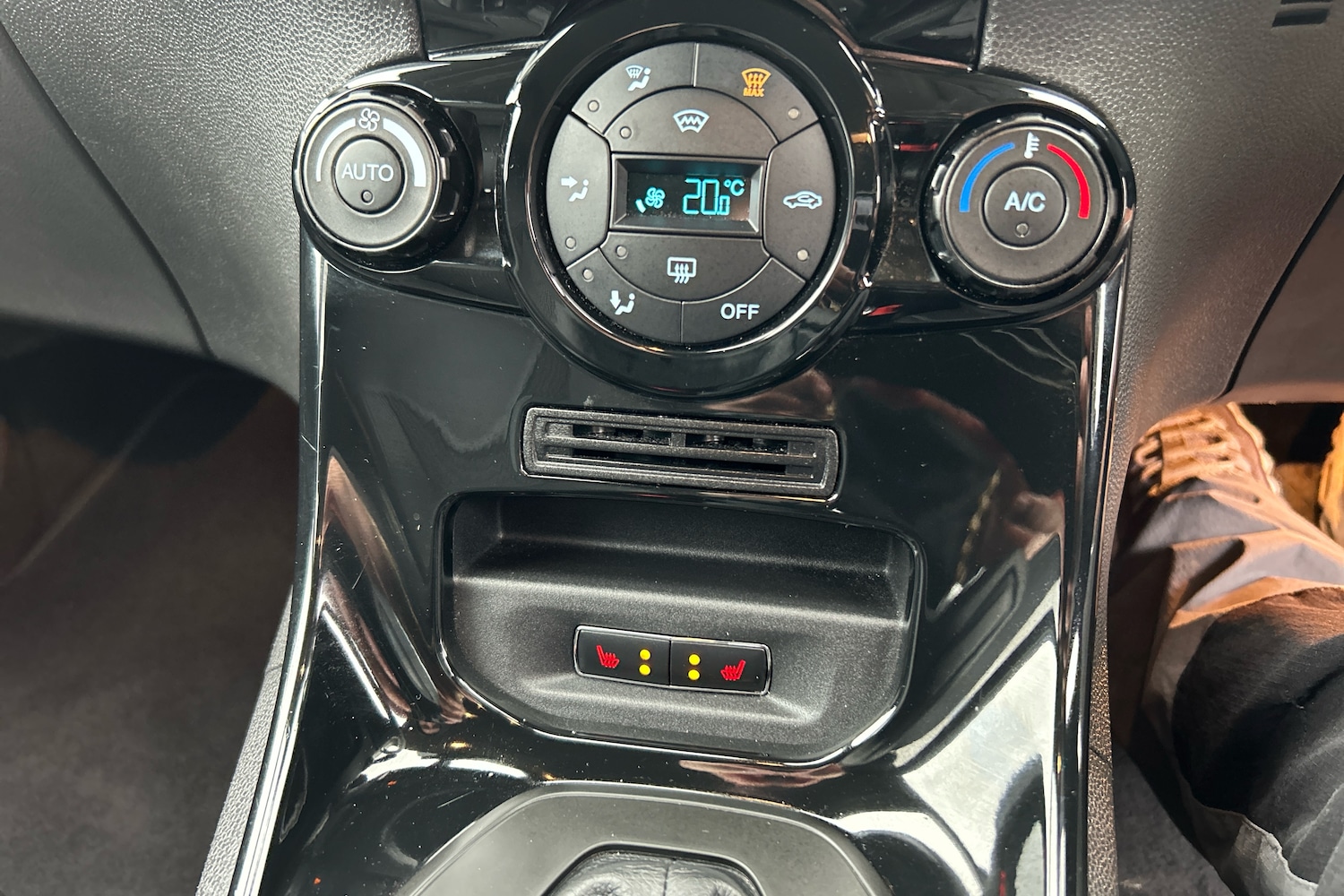 Used Ford Fiesta 2015 for sale - 76673574: Photo 21