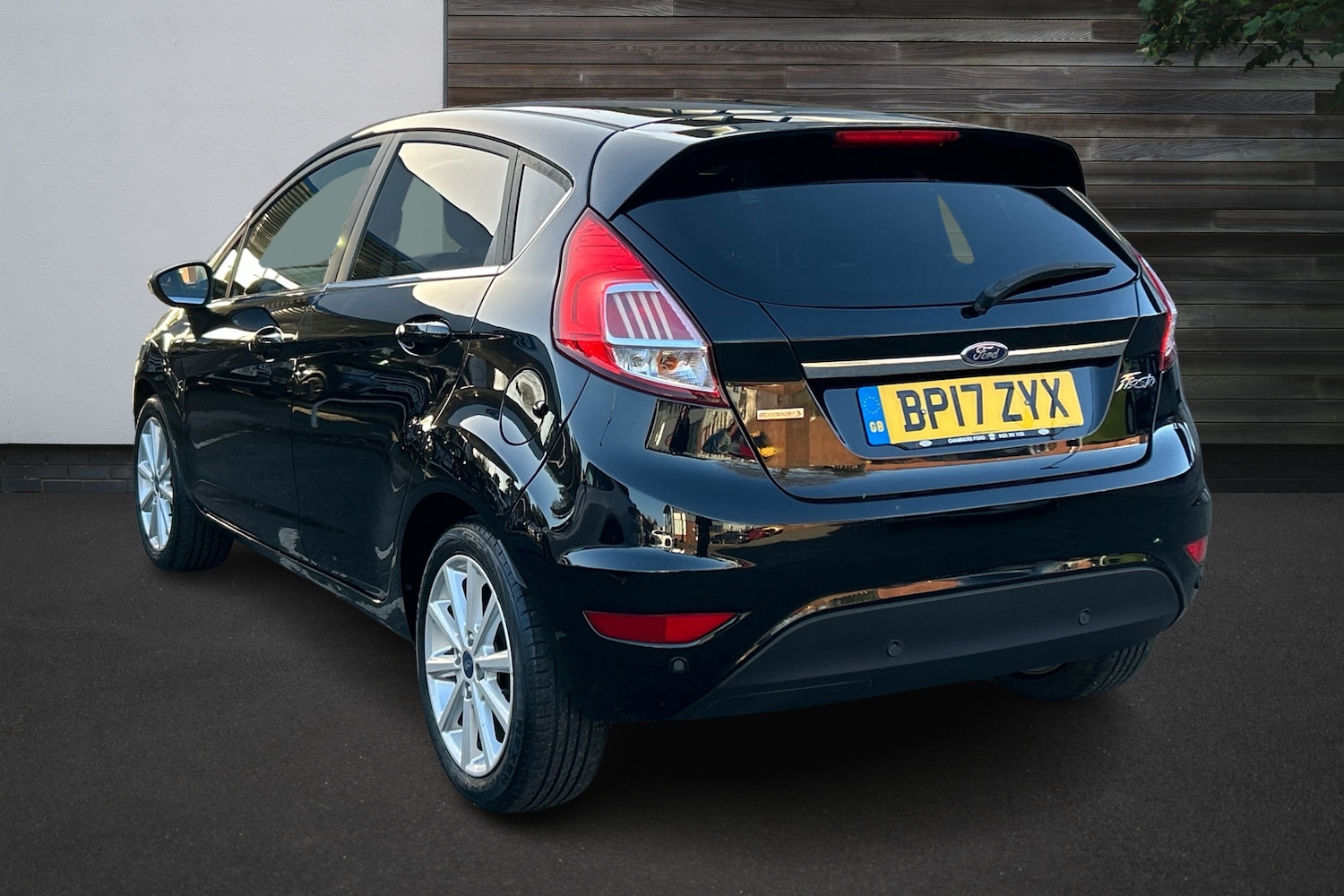 Used Ford Fiesta 2017 for sale - 76691239: Photo 2