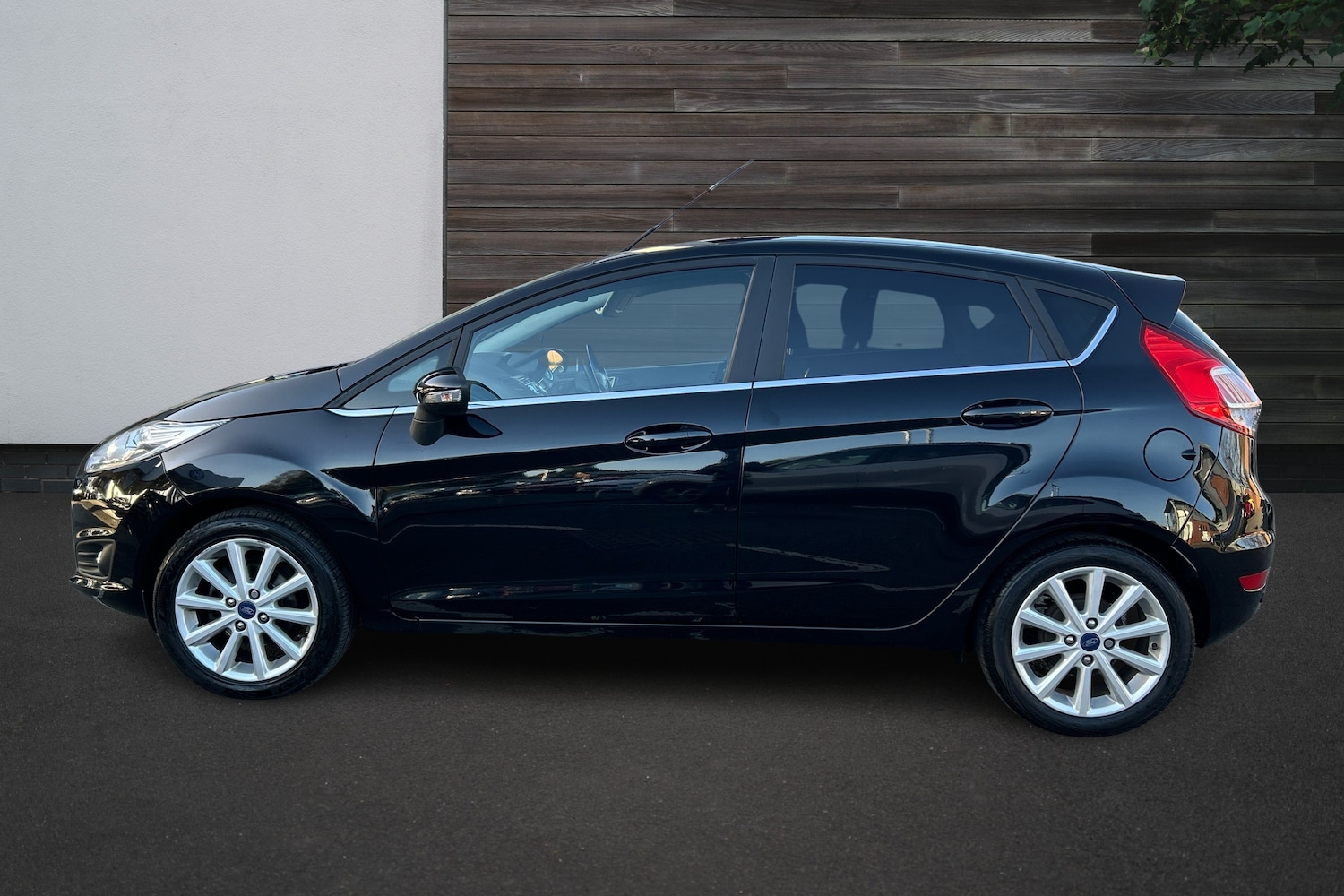 Used Ford Fiesta 2017 for sale - 76691239: Photo 9