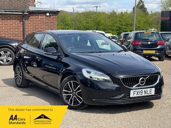 Used Volvo V40 2019 for sale - 78360160: Photo