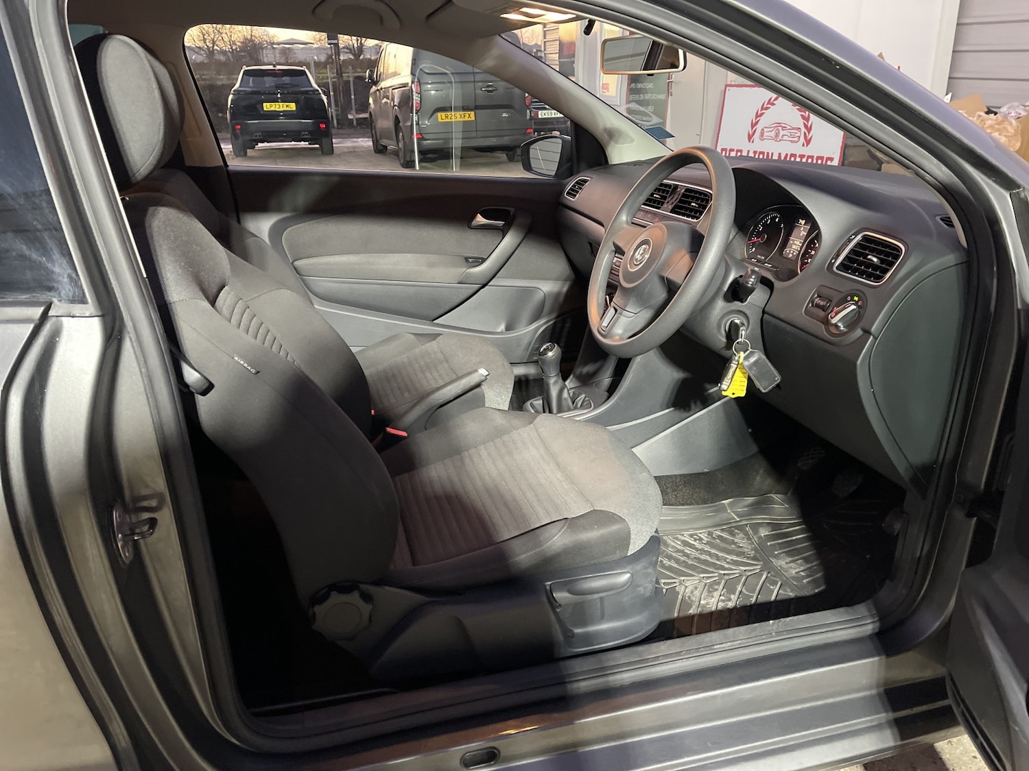 Used Volkswagen Polo 2013 for sale - 76643364: Photo 35