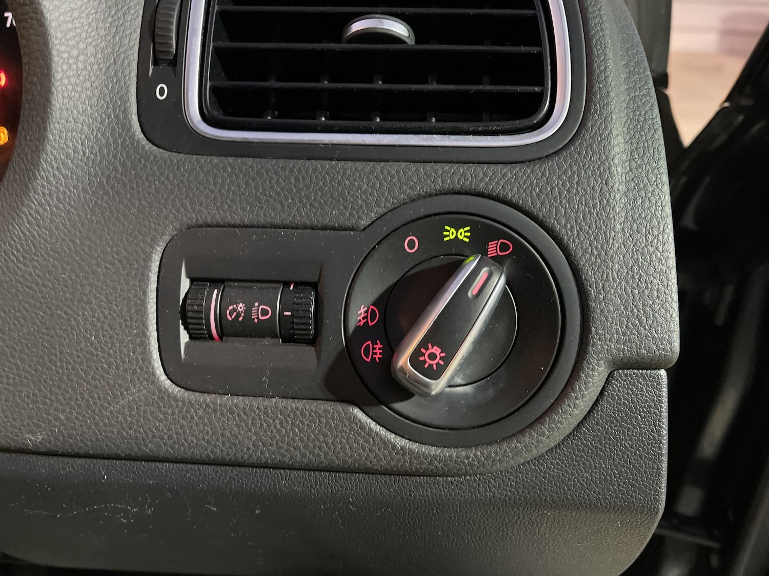 Used Volkswagen Polo 2013 for sale - 76643364: Photo 42