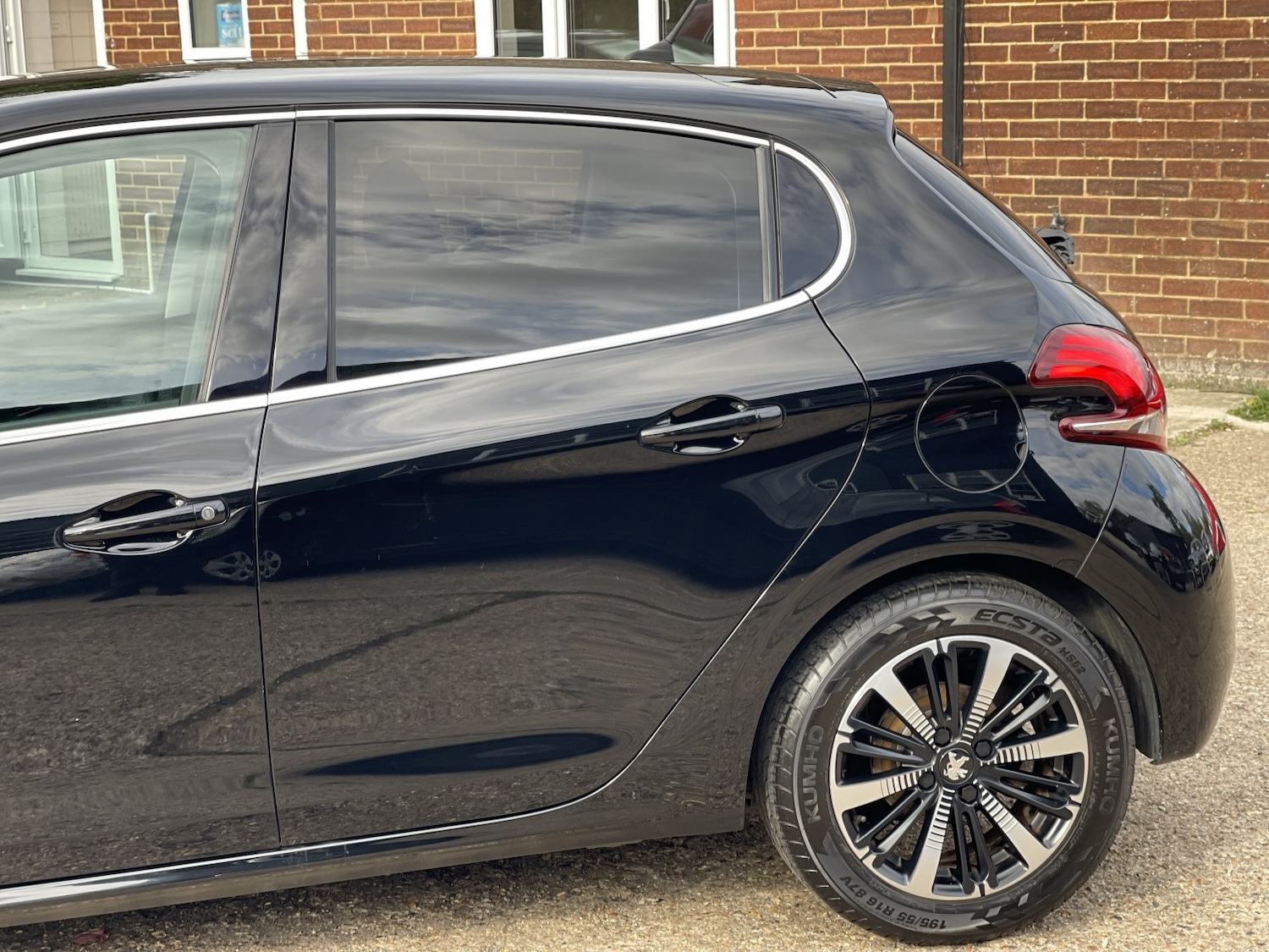 Used Peugeot 208 2018 for sale - 76178979: Photo 15