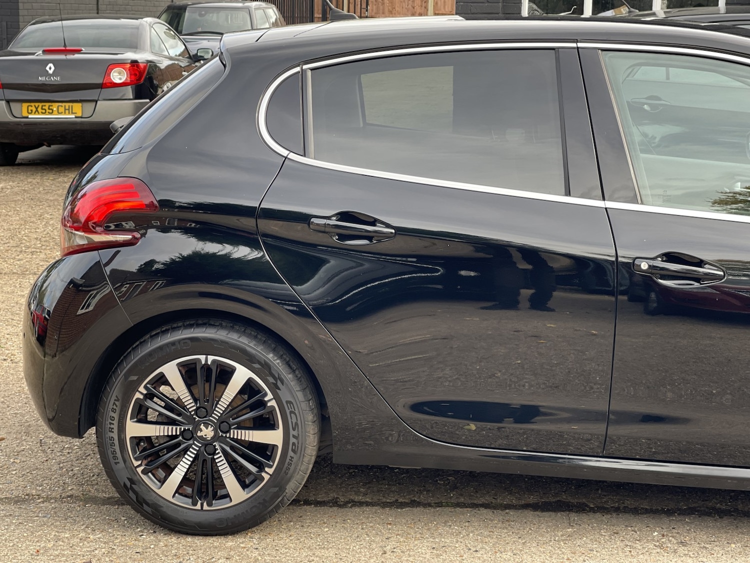 Used Peugeot 208 2018 for sale - 76178979: Photo 24