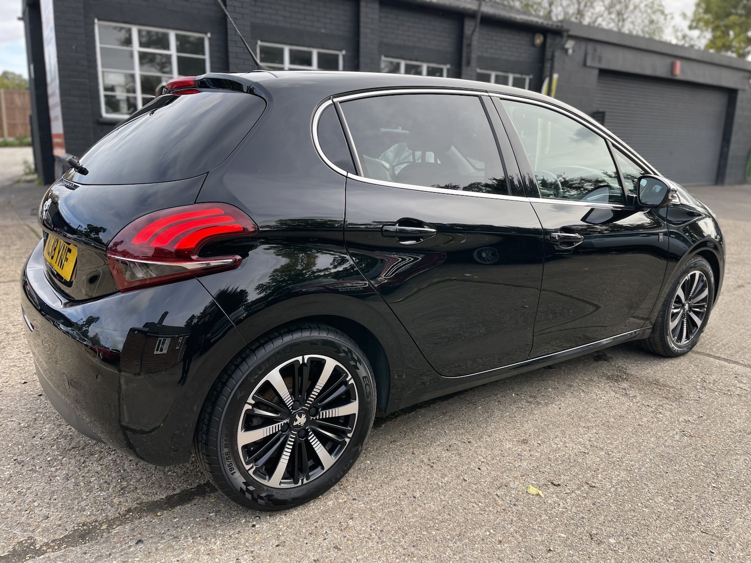 Used Peugeot 208 2018 for sale - 76178979: Photo 25