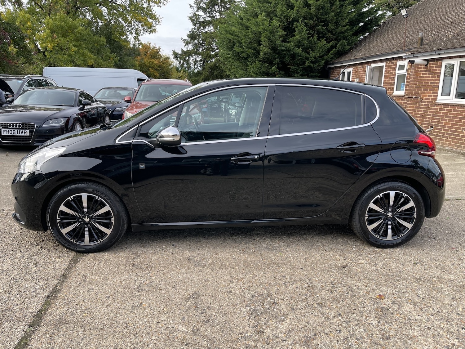 Used Peugeot 208 2018 for sale - 76178979: Photo 29