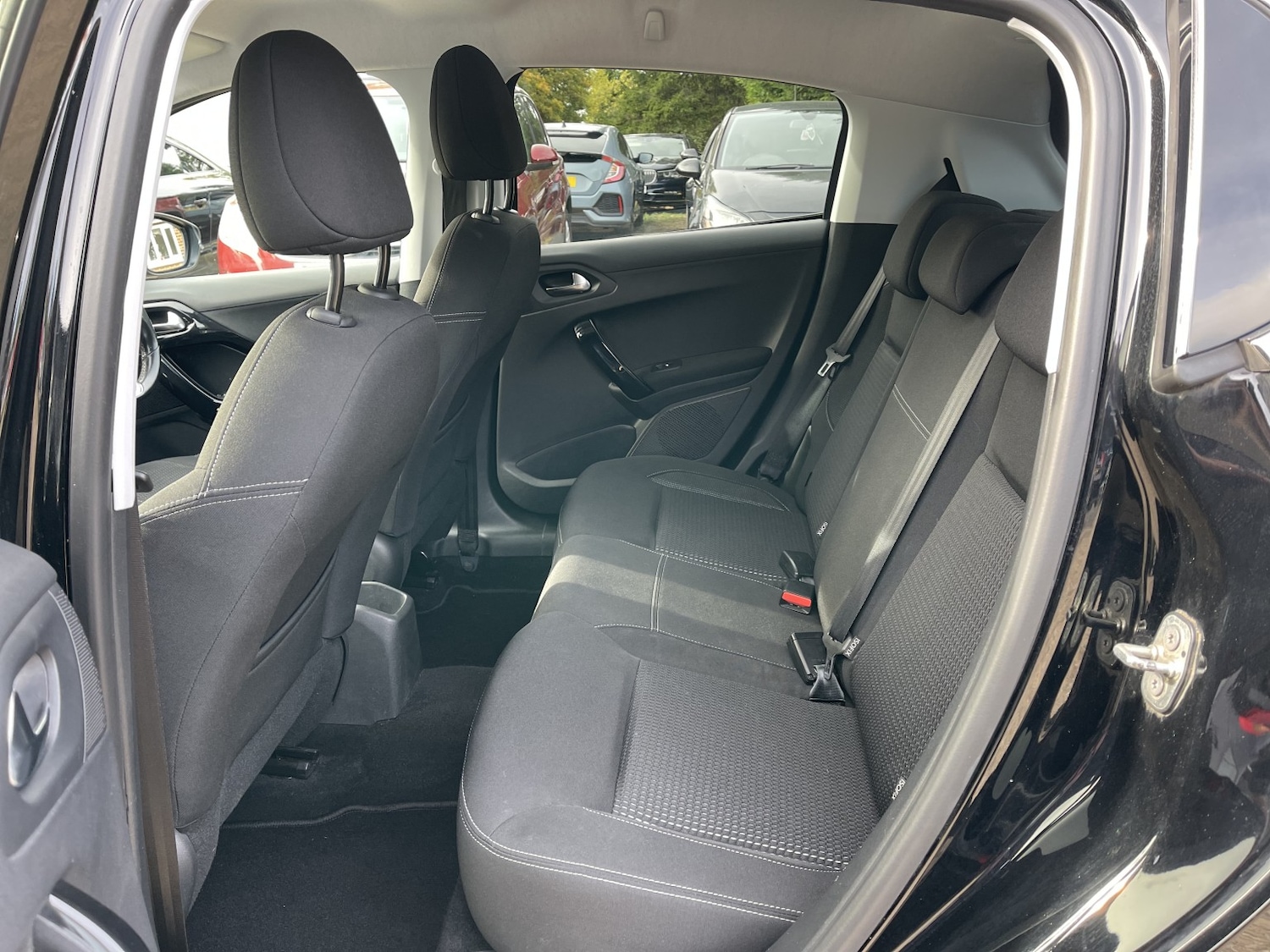 Used Peugeot 208 2018 for sale - 76178979: Photo 40
