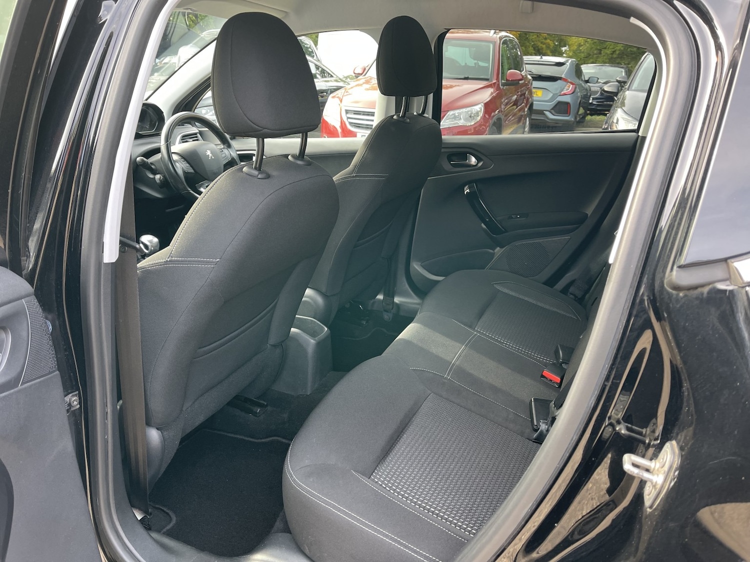 Used Peugeot 208 2018 for sale - 76178979: Photo 41