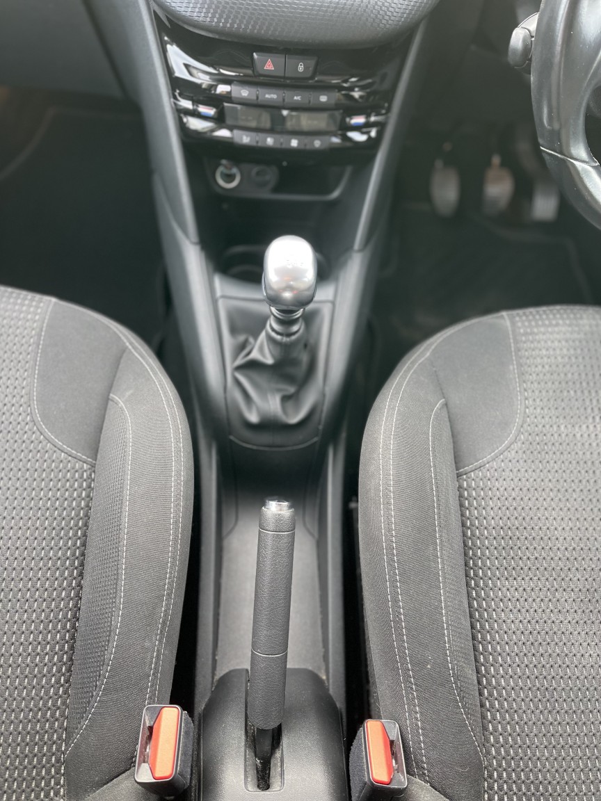 Used Peugeot 208 2018 for sale - 76178979: Photo 43