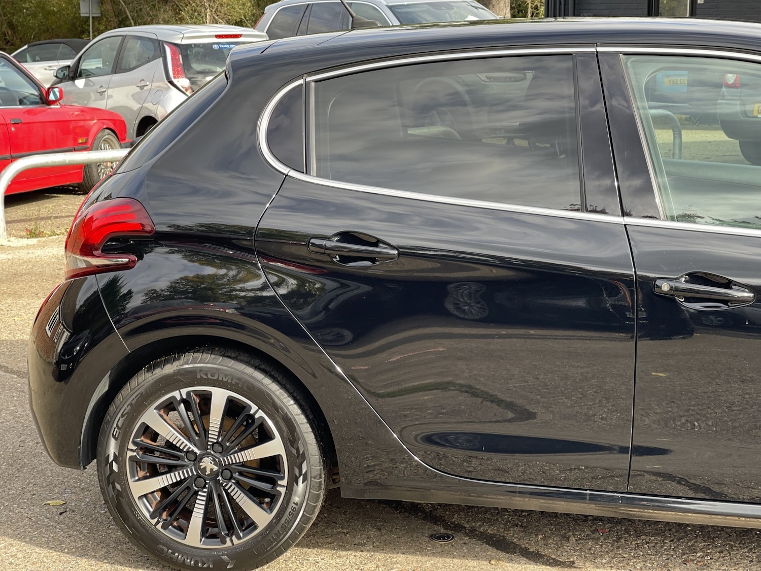 Used Peugeot 208 2018 for sale - 76178979: Photo 6