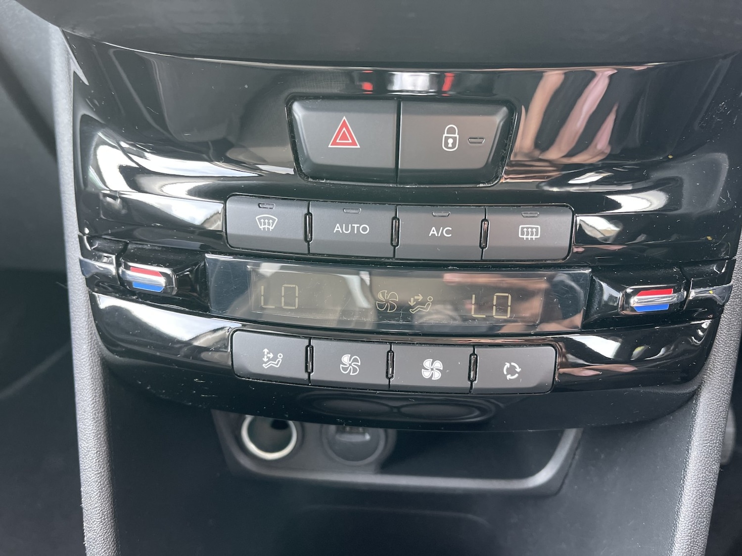 Used Peugeot 208 2018 for sale - 76178979: Photo 62