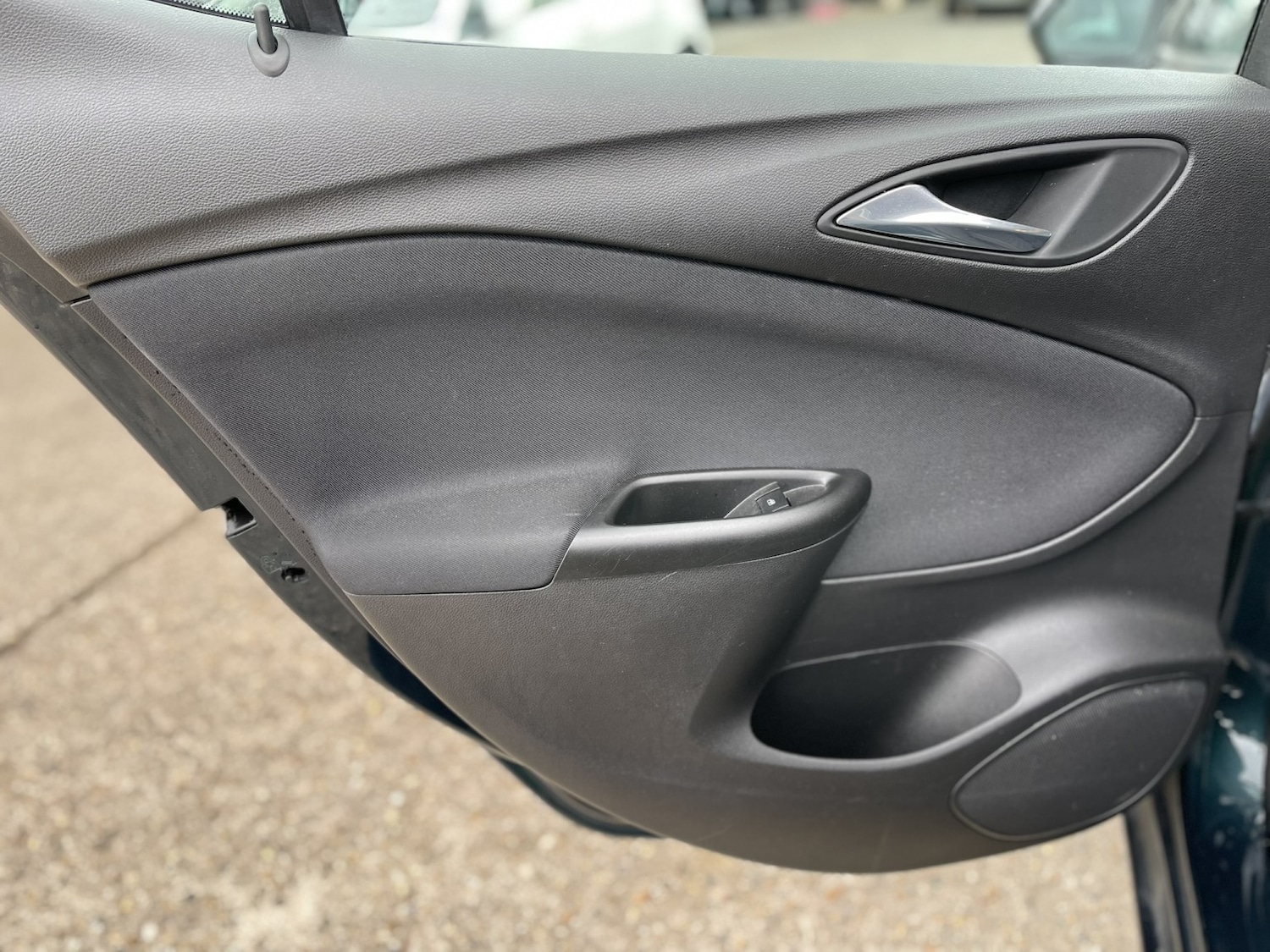 Used Vauxhall Astra 2018 for sale - 78141055: Photo 36