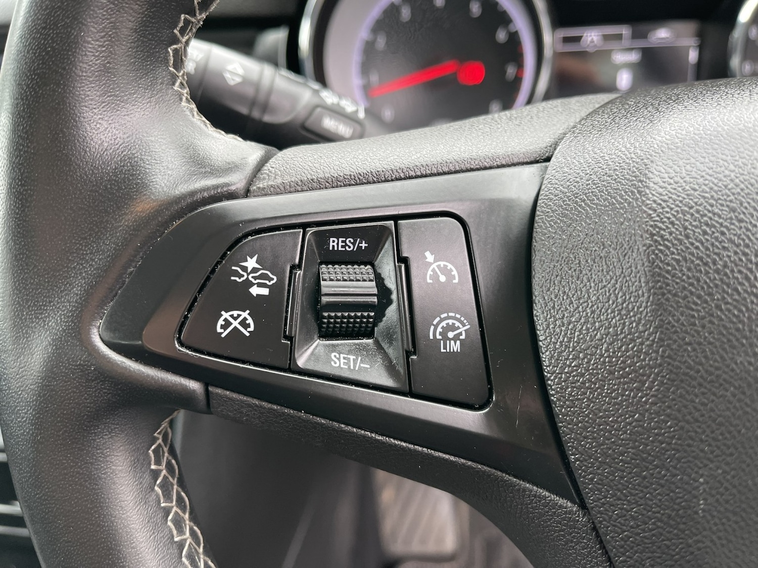 Used Vauxhall Astra 2018 for sale - 78141055: Photo 51