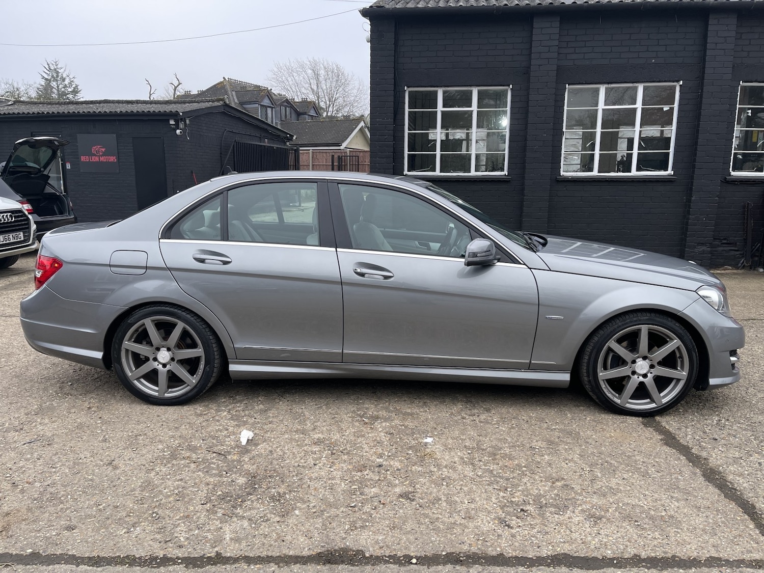 Used Mercedes-Benz C Class 2011 for sale - 77766419: Photo 21