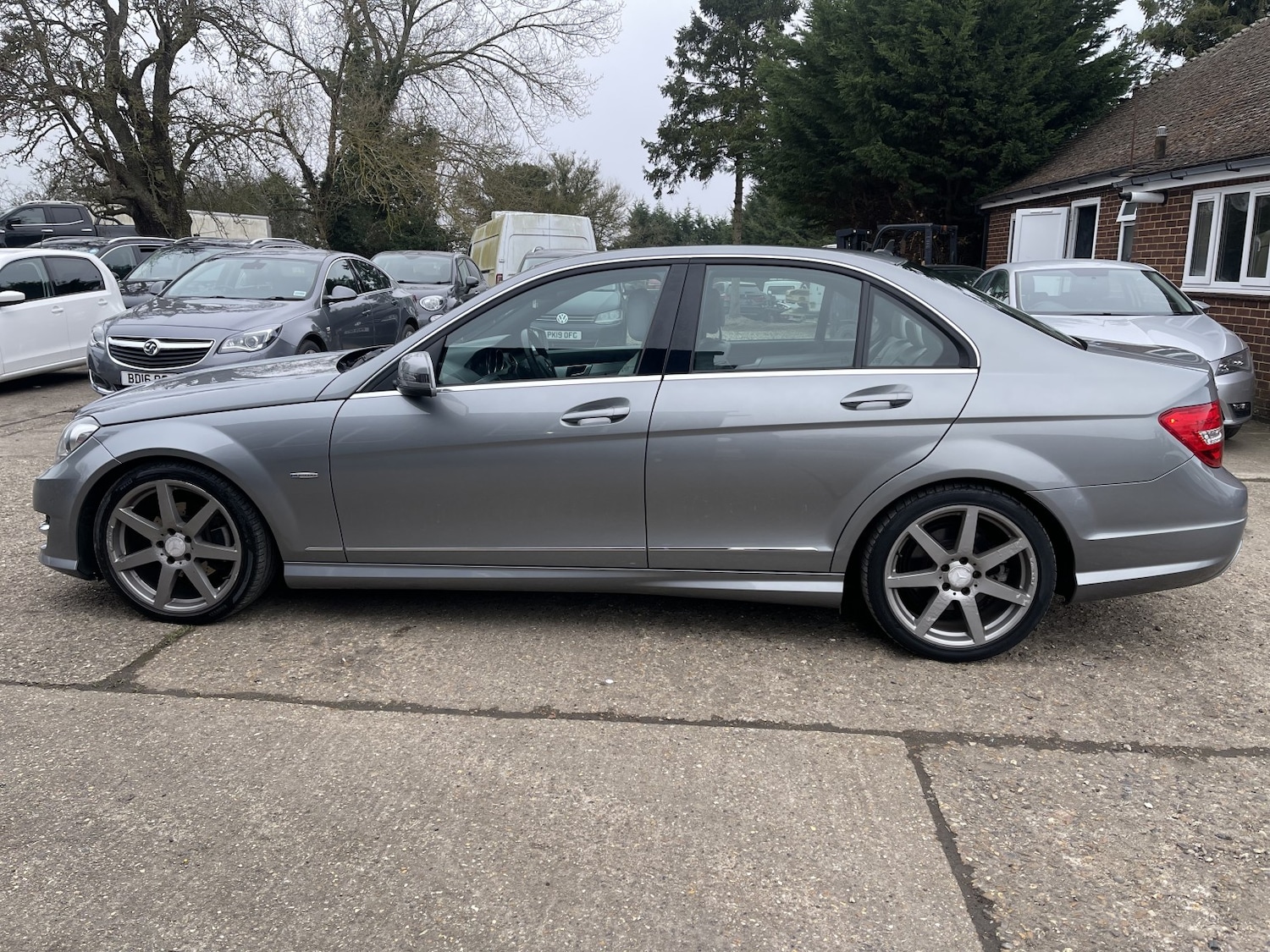 Used Mercedes-Benz C Class 2011 for sale - 77766419: Photo 33
