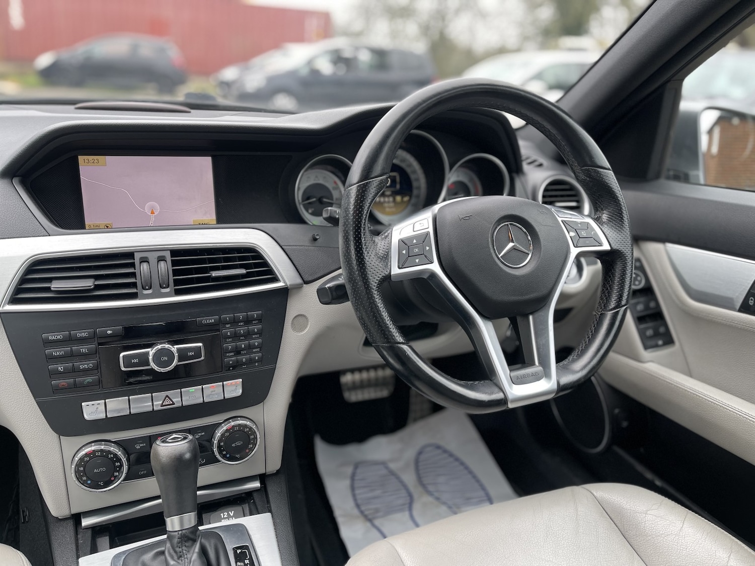 Used Mercedes-Benz C Class 2011 for sale - 77766419: Photo 42