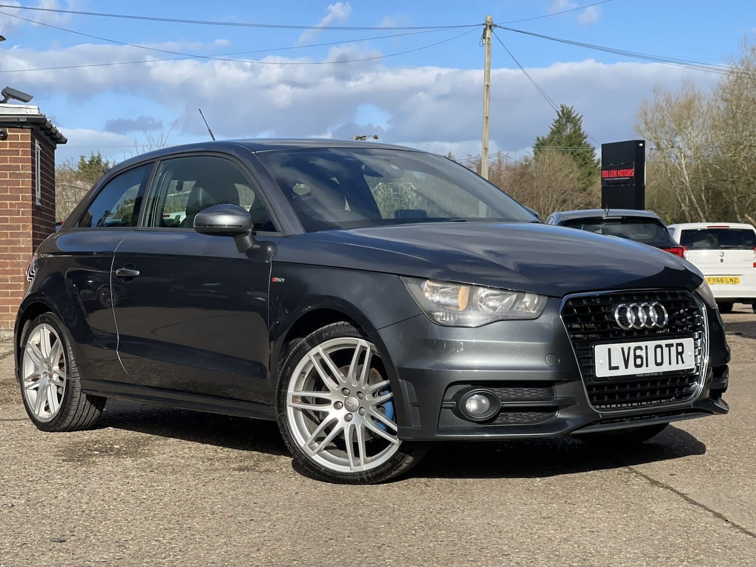 Used Audi A1 2011 for sale - 77836996: Photo 3