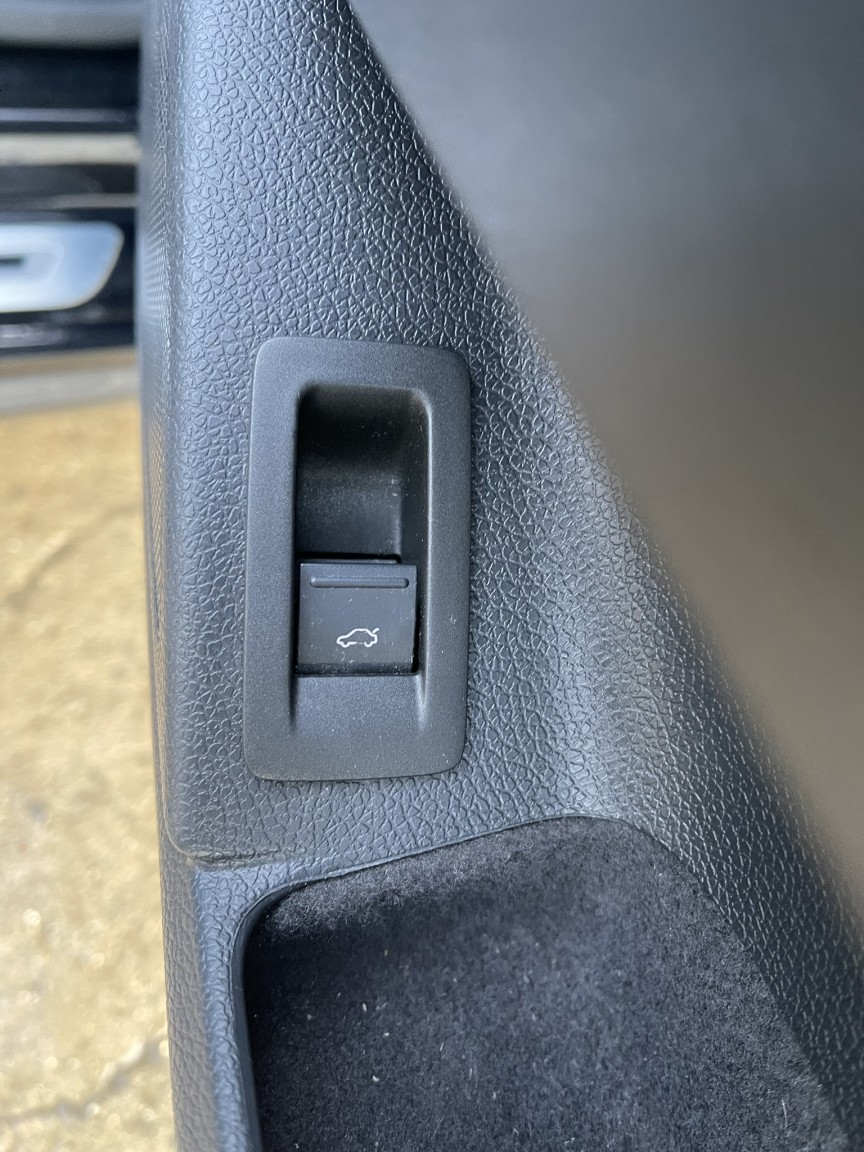 Used Volkswagen Scirocco 2013 for sale - 77880955: Photo 46